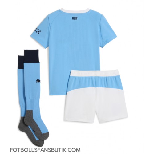 Manchester City Replika Hemmatröja Barn 2025-26 Kortärmad (+ Korta byxor) Manchester City Replika Hemmatröja Barn 2025-26 Kortärmad (+ Korta byxor)